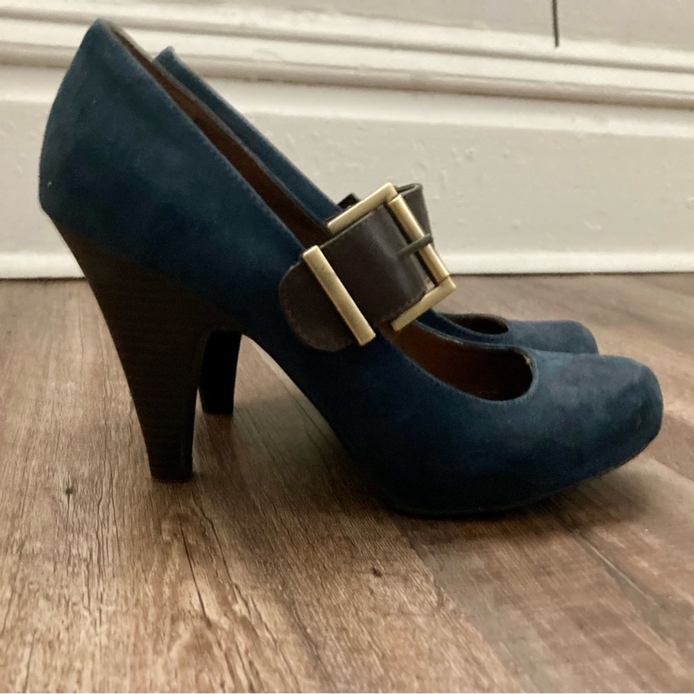 Fergylicious blue suede Mary Jane pumps size 8.5.
